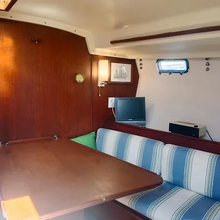Velero Whimsy Bådhotel *